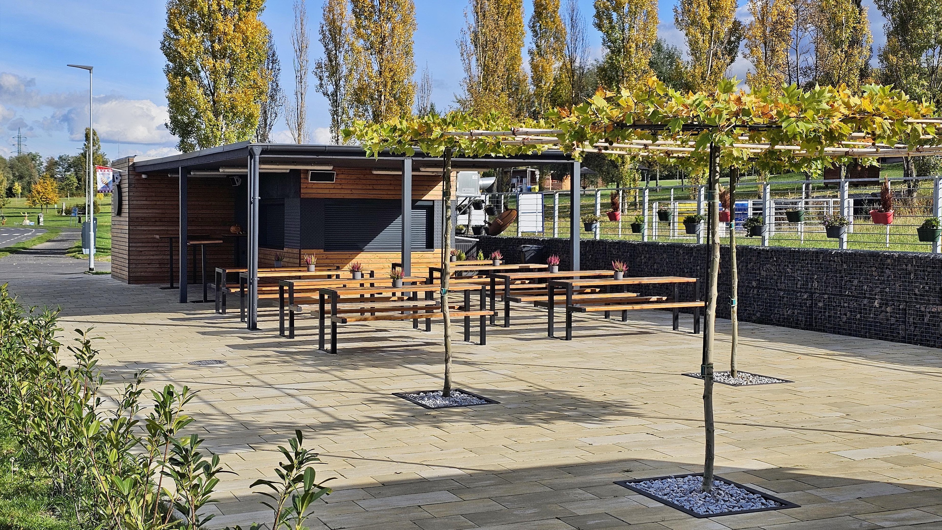 Bistro a venkovní posezení u vodní nádrže Matylda